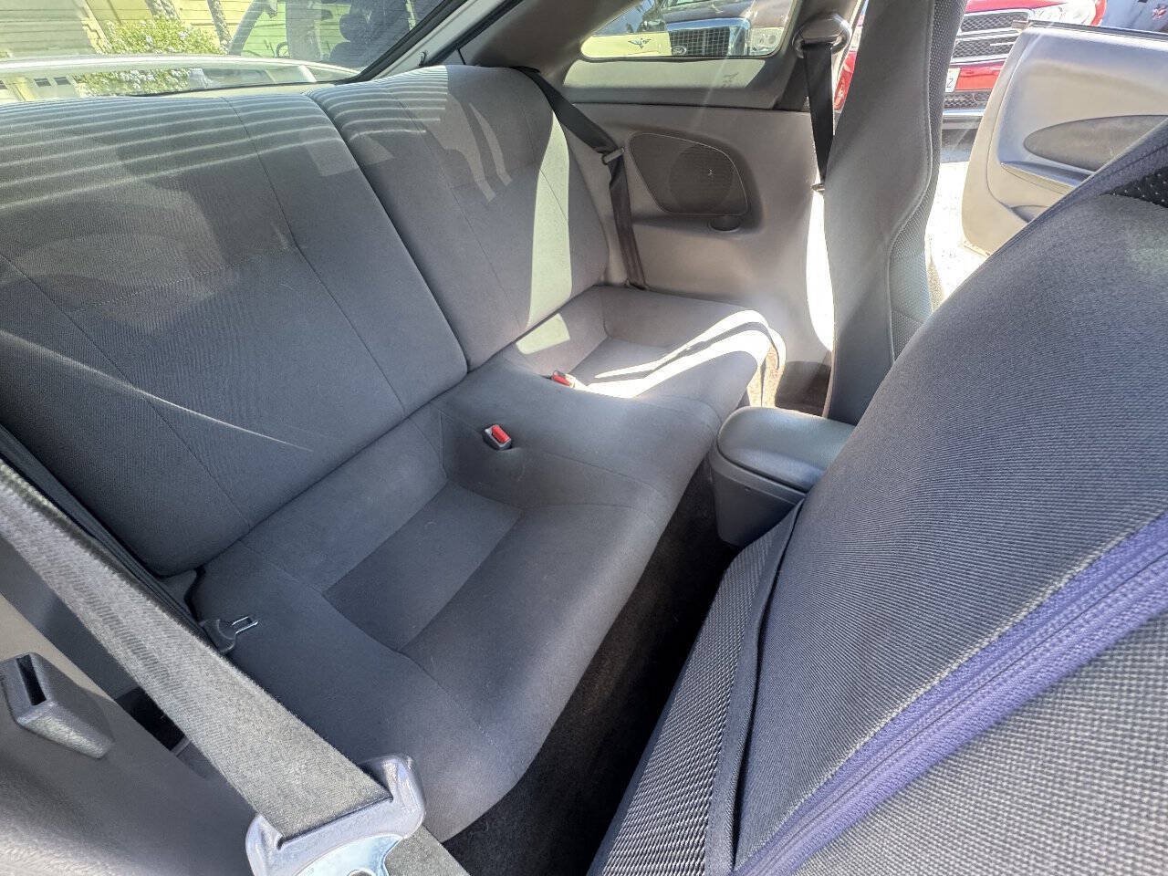 Used 2002 Toyota Celica GT w/ Upgrade Value Pkg FWD image 9