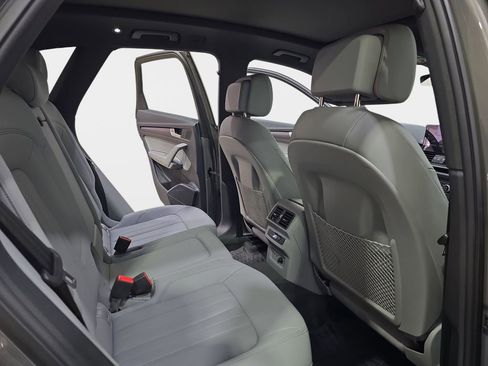 Used 2023 Audi Q5 2.0T Premium w/ Convenience Package image 11