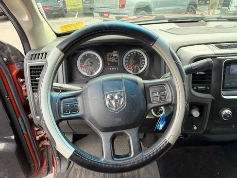 Used 2013 RAM 1500 Express RWD image 21
