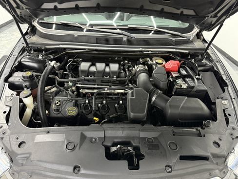 Used 2017 Ford Taurus Limited image 29