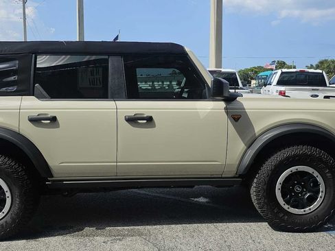 Used 2025 Ford Bronco Badlands w/ Sasquatch Package AWD/4WD image 6