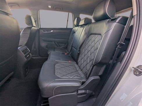 Used 2024 Volkswagen Atlas SEL Premium R-Line image 13