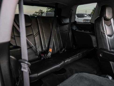 Used 2015 Cadillac Escalade Luxury image 42