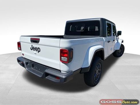 New 2025 Jeep Gladiator Sport image 3