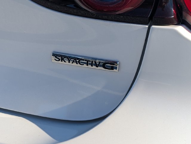 Used 2022 MAZDA MAZDA3 s FWD image 10