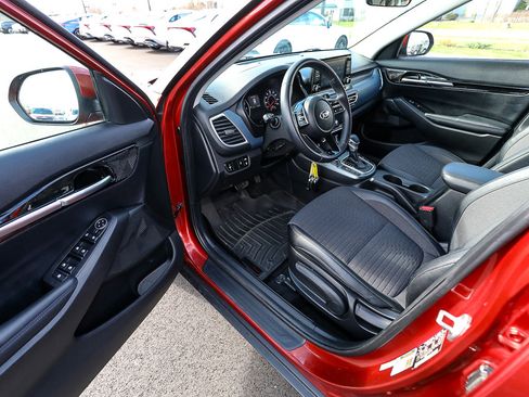 Used 2021 Kia Seltos S image 10