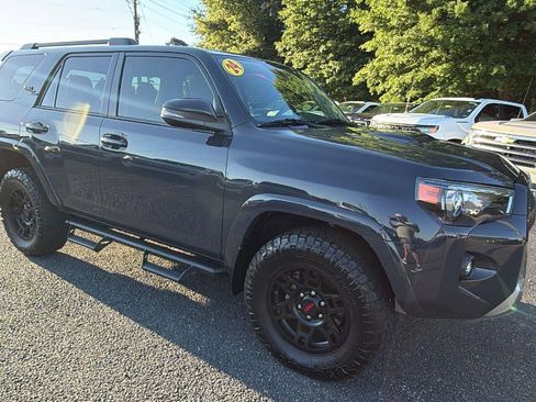 Used 2024 Toyota 4Runner TRD Off-Road Premium AWD/4WD image 7