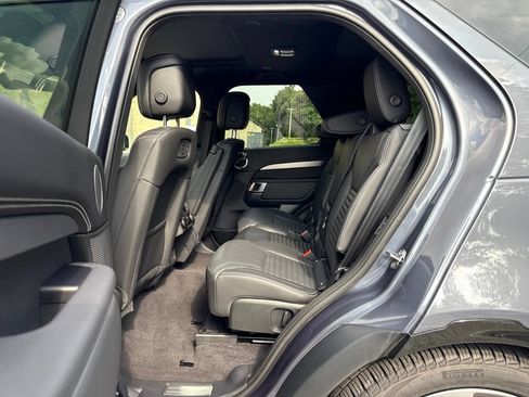 Certified 2025 Land Rover Discovery Dynamic SE AWD/4WD image 13
