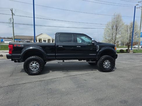 Used 2017 Ford F250 Platinum w/ Platinum Ultimate Package AWD/4WD image 6