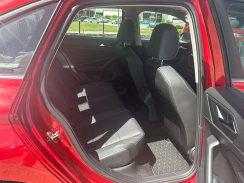 Used 2023 Volkswagen Jetta SE w/ Panoramic Sunroof Package image 40