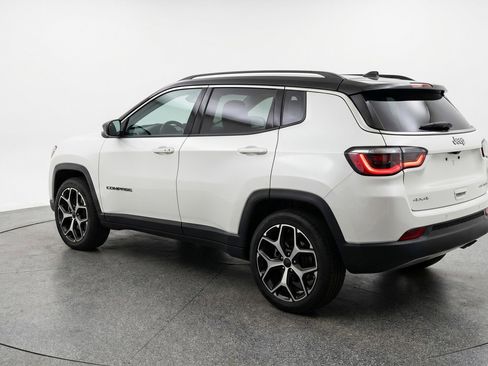 Used 2025 Jeep Compass Limited image 6