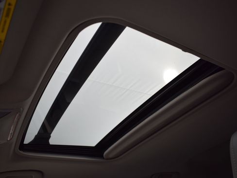 Used 2022 Toyota RAV4 XLE Premium image 20