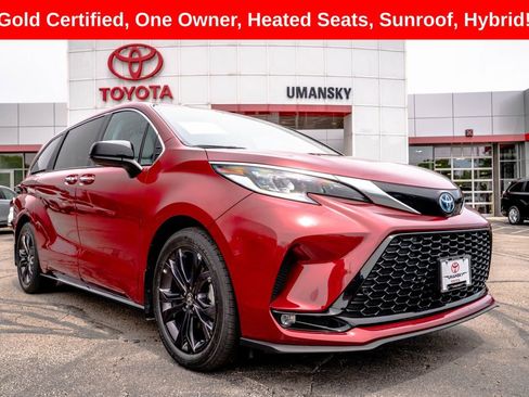 Used 2024 Toyota Sienna XSE FWD image 1