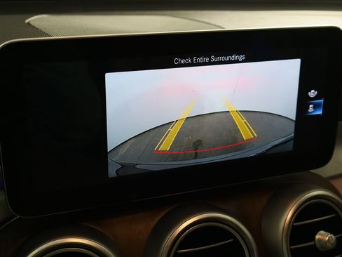 Used 2020 Mercedes-Benz GLC 300 image 41