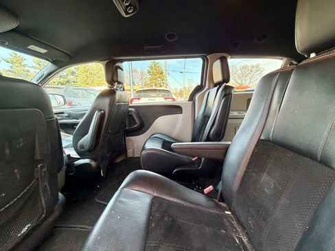 Used 2017 Dodge Grand Caravan SXT image 15
