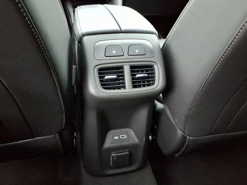 Used 2023 Buick Envision Avenir image 17