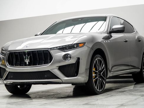 Used 2021 Maserati Levante GTS image 9