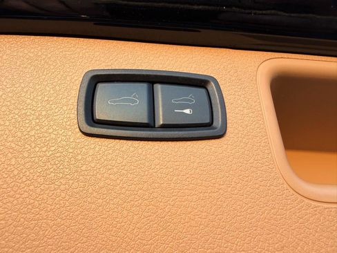 Used 2015 Porsche Macan S w/ Premium Package Plus image 20