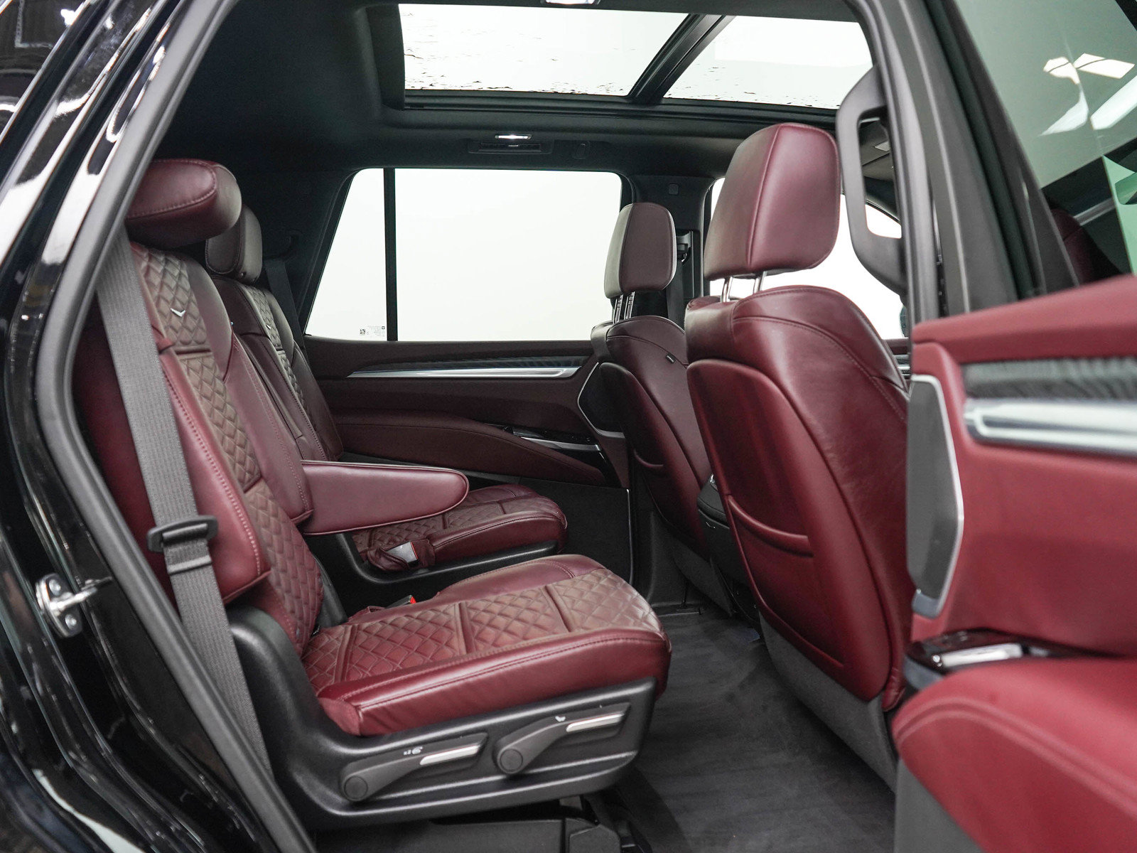 Used 2025 Cadillac Escalade Sport w/ Touring Package AWD/4WD image 12