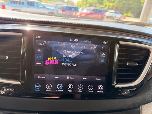 Used 2018 Chrysler Pacifica Touring Plus w/ Tire & Wheel Group FWD image 26