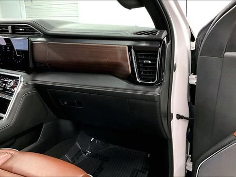 Used 2024 GMC Sierra 1500 Denali Ultimate AWD/4WD image 19