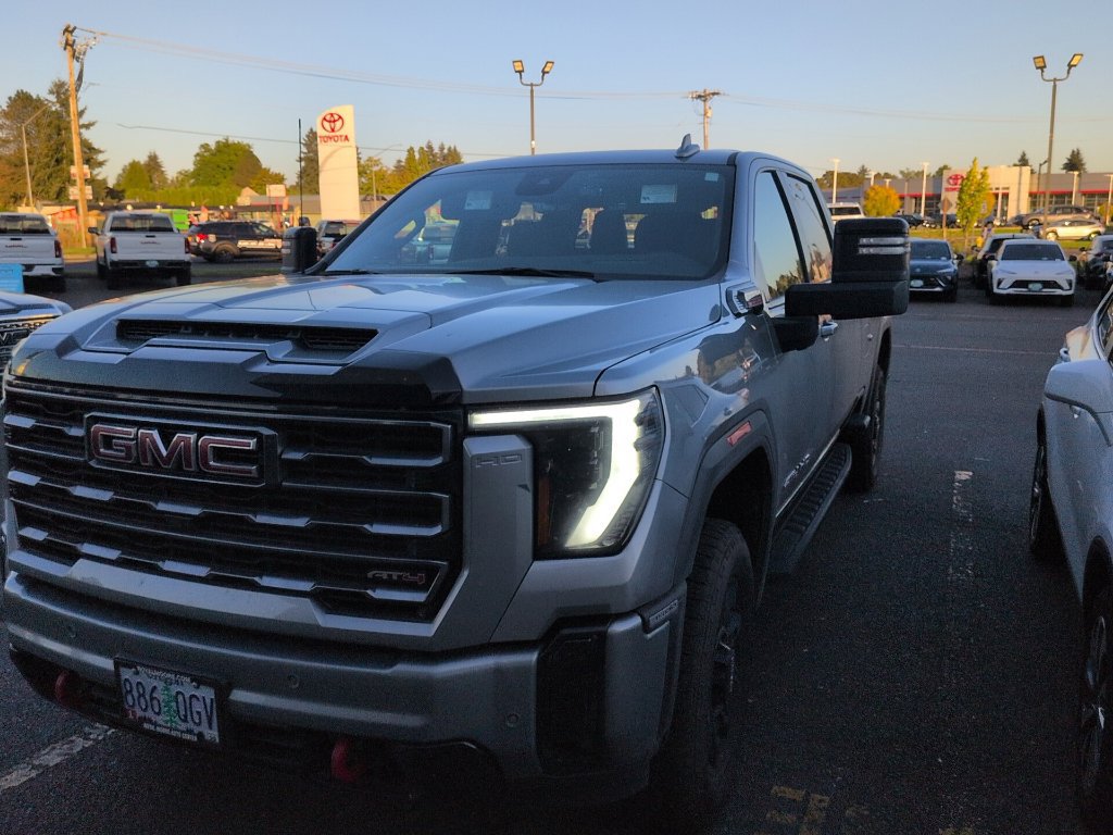 Used 2025 GMC Sierra 3500 AT4 w/ AT4 Premium Plus Package AWD/4WD image 9