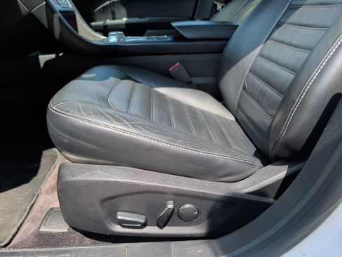 Used 2017 Ford Fusion SE w/ Fusion SE Technology Package AWD/4WD image 9