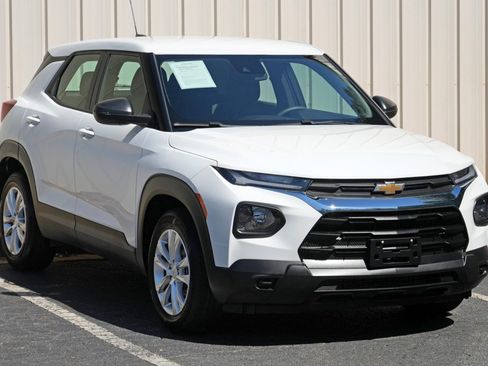 Used 2023 Chevrolet TrailBlazer LS FWD image 47