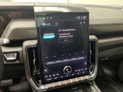 Certified 2025 GMC Yukon XL AT4 w/ AT4 Premium Package AWD/4WD image 20