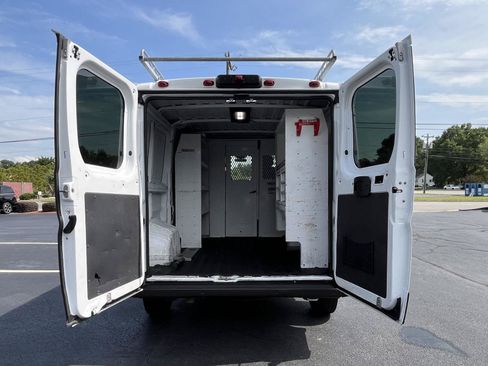 Used 2021 RAM ProMaster 2500 w/ Convenience Group FWD image 18