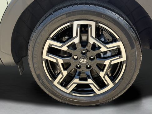Used 2025 Hyundai Santa Cruz Limited AWD/4WD image 11