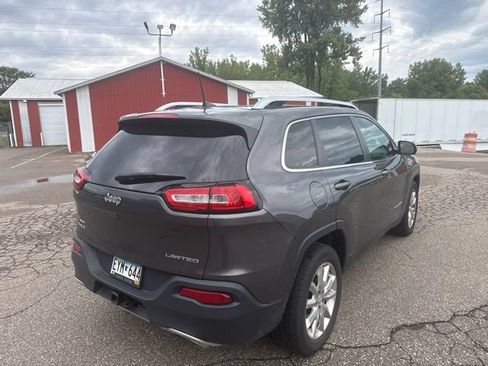 Used 2017 Jeep Cherokee Limited w/ Trailer Tow Group AWD/4WD image 4