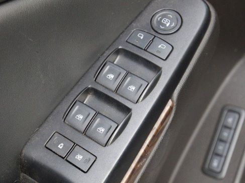 Used 2017 Chevrolet Tahoe LT image 13