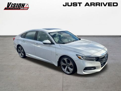 Used 2019 Honda Accord Touring image 3