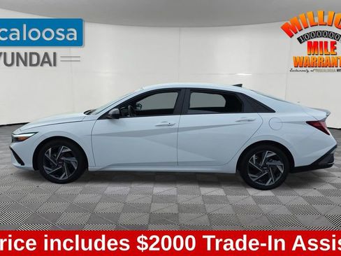 Used 2025 Hyundai Elantra Sport image 4