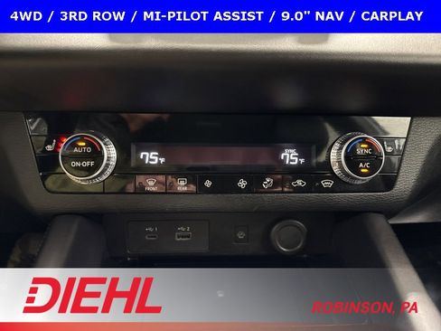 Used 2024 Mitsubishi Outlander SE image 35