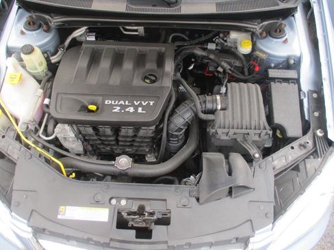Used 2013 Chrysler 200 Touring FWD image 15