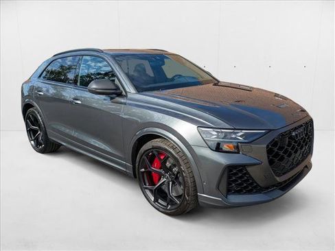 New 2025 Audi RS Q8 performance image 3