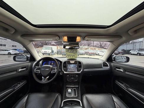 Used 2018 Chrysler 300 Limited w/ Safetytec Plus Group image 3