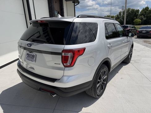 Used 2018 Ford Explorer XLT w/ Equipment Group 202A AWD/4WD image 9