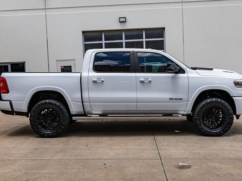 Used 2025 RAM 1500 Laramie w/ Sport Appearance Package AWD/4WD image 11