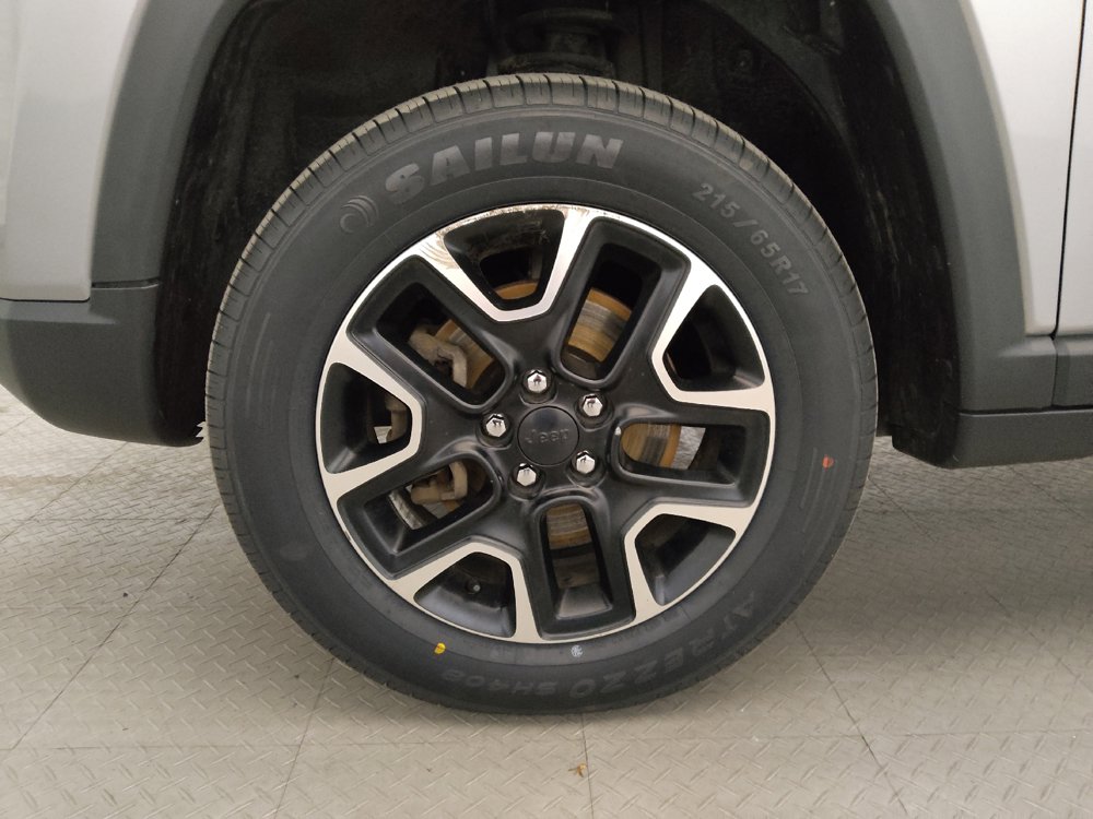 Used 2020 Jeep Compass Trailhawk AWD/4WD image 31