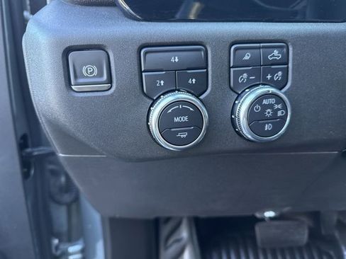 Used 2024 GMC Sierra 3500 SLE w/ SLE Convenience Package image 12