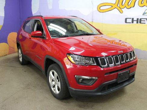 Used 2018 Jeep Compass Latitude w/ Popular Equipment Group AWD/4WD image 2