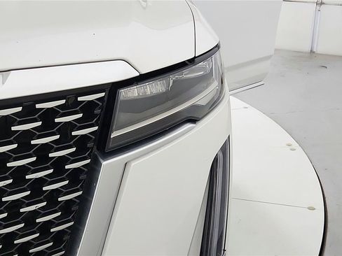 Used 2022 Cadillac Escalade Premium Luxury w/ Performance Package AWD/4WD image 36