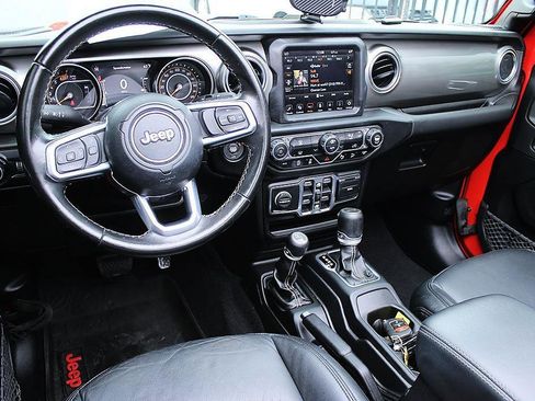 Used 2020 Jeep Wrangler Unlimited Sahara AWD/4WD image 26