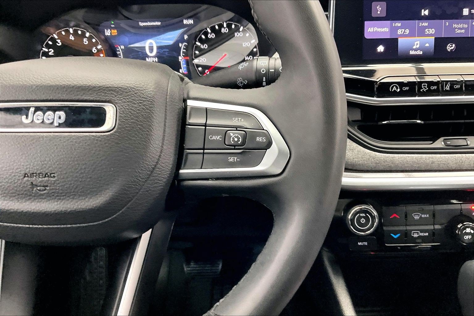 Used 2024 Jeep Compass Latitude w/ Altitude Special Edition AWD/4WD image 22