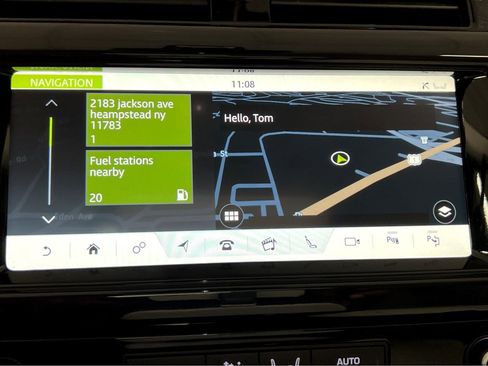 Used 2020 Land Rover Discovery HSE image 15