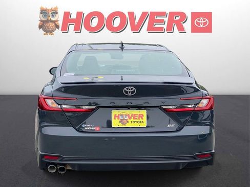 Used 2025 Toyota Camry SE w/ Convenience Package FWD image 3