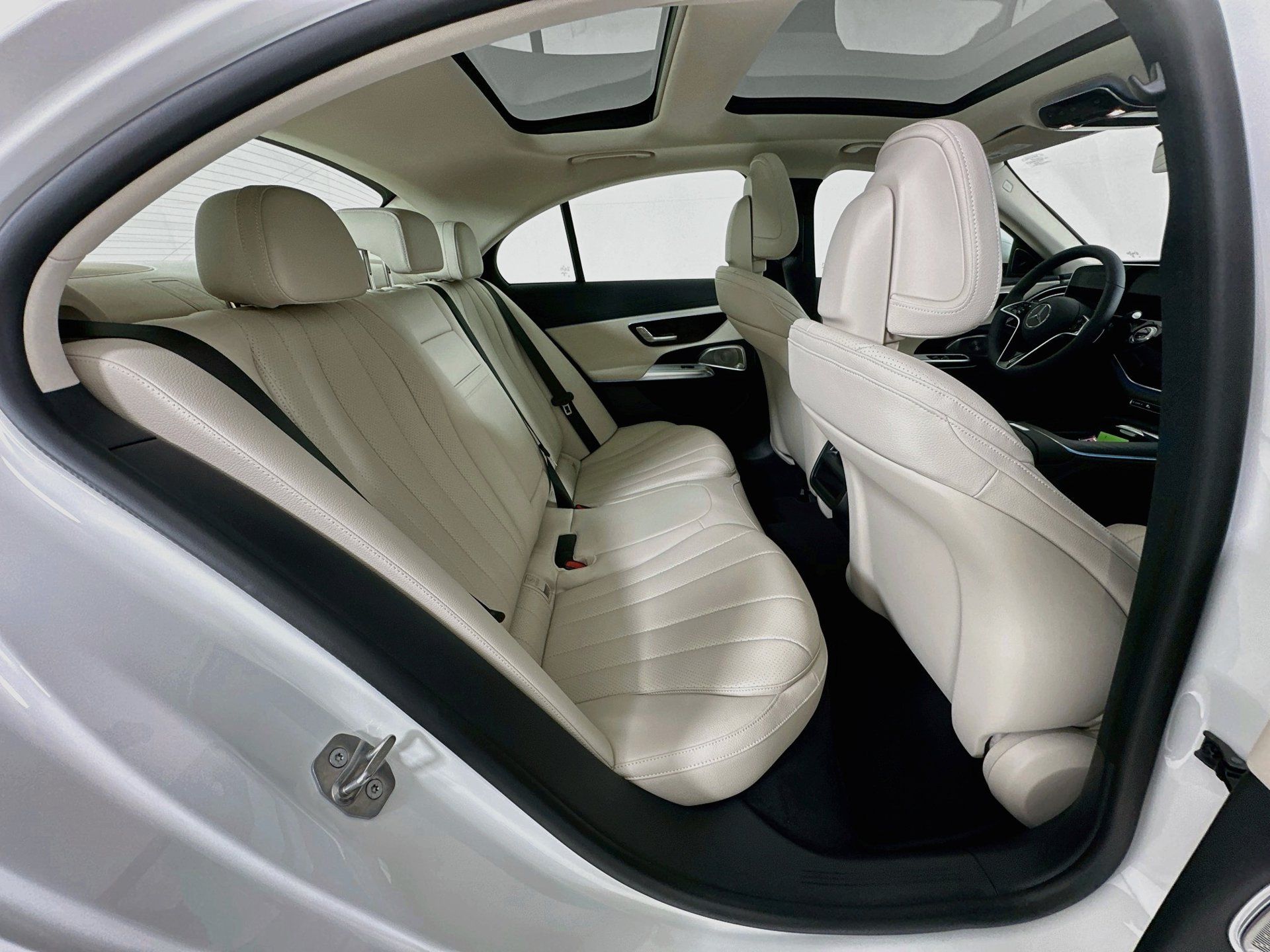 New 2027 Mercedes-Benz E 350 Sedan image 30